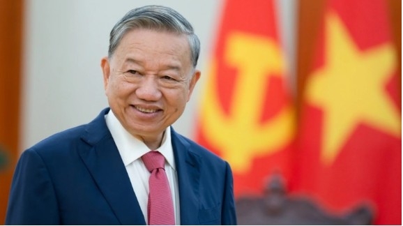 Vietnam, Singapore strengthen political trust and strategic coordination